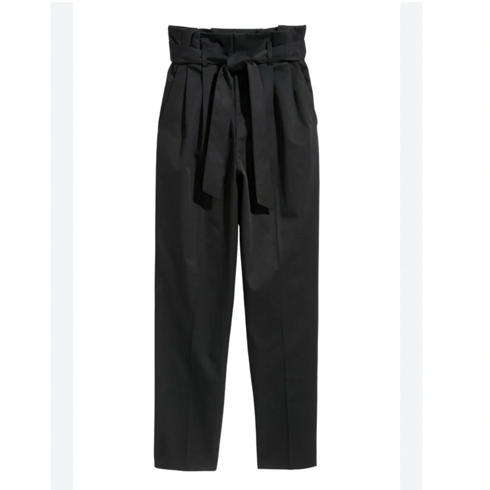 H&M High-waisted paper pants with pockets size 10